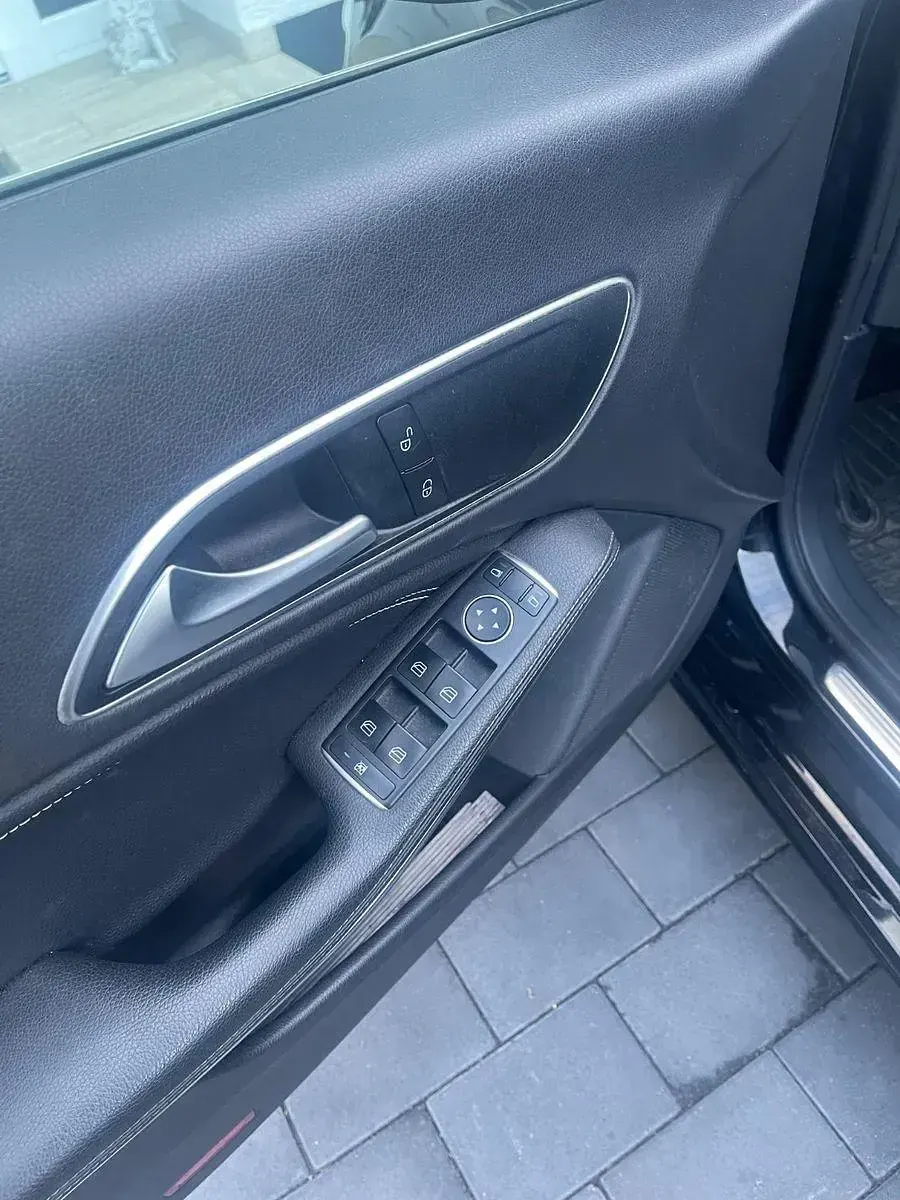 Gebraucht Mercedes CLA200 Shooting Brake 136 PS (100 kW) 2016 Schwarz Kombi