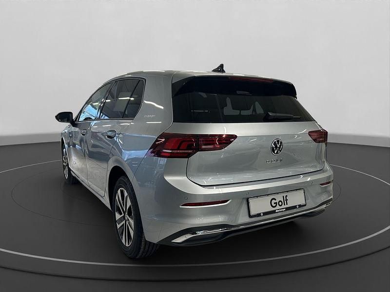 Neu VW Golf VIII 116 PS (85 kW) 2026 Silber Limousine