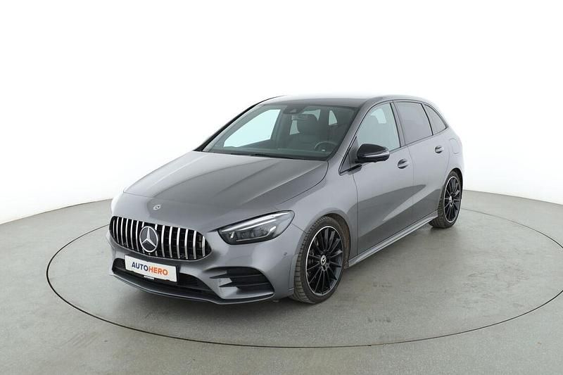 Grau Gebraucht 2019 Mercedes B250 AMG line Van / Kleinbus | 26.670 € (Fairer Preis) - Bild 1/3