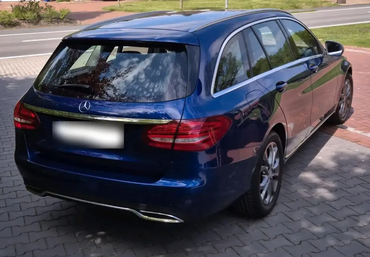 Gebraucht Mercedes C220 170 PS (125 kW) 2016 Blau Kombi