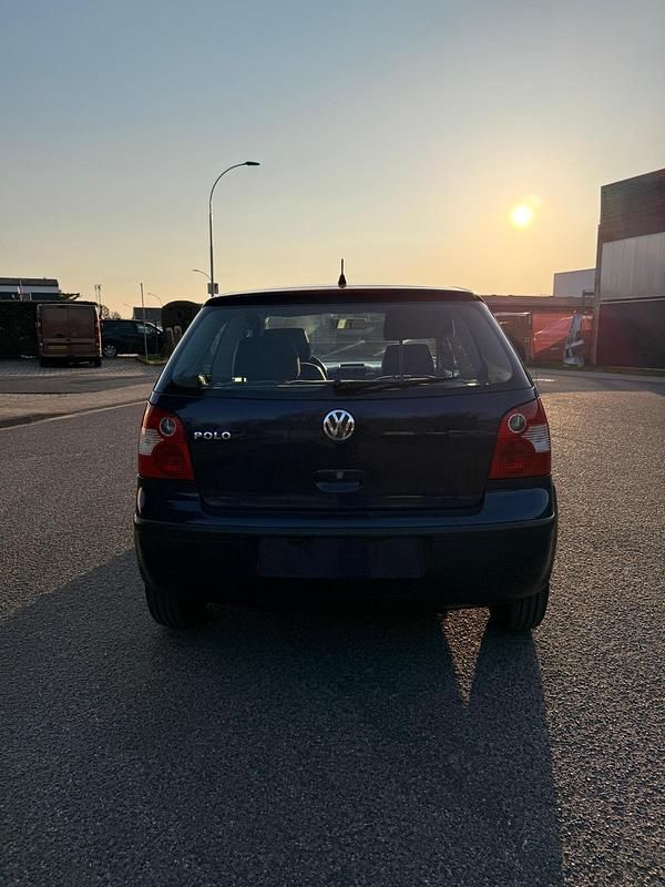 Gebraucht VW Polo 64 PS (47 kW) 2003 Blau Kleinwagen