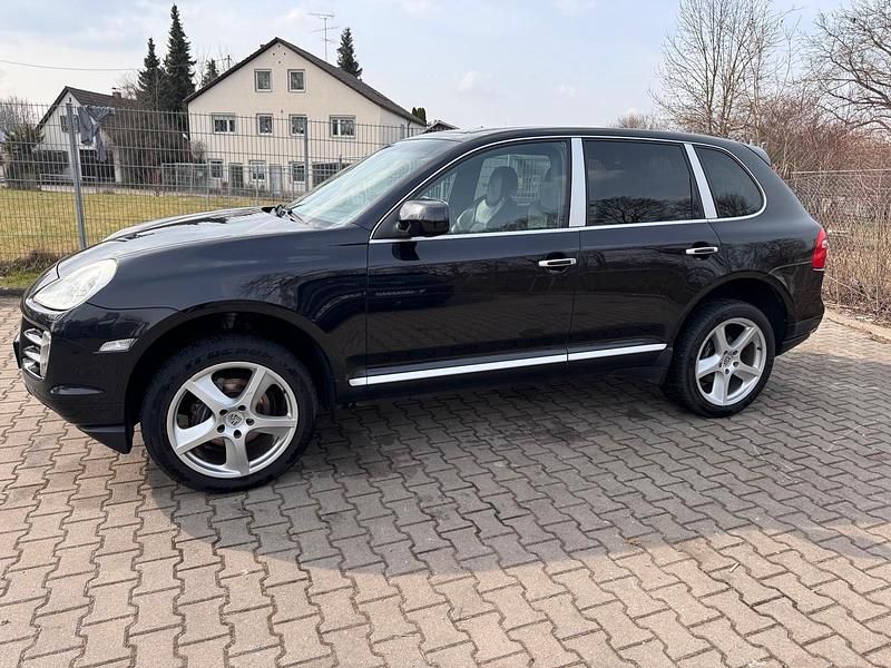 Second-hand Porsche Cayenne 239 CP (175 kW) 2009 Negru SUV