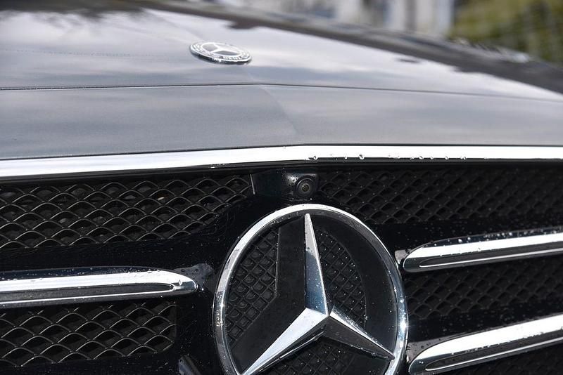 Gebraucht Mercedes E200 AMG 160 PS (117 kW) 2019 Grau Limousine