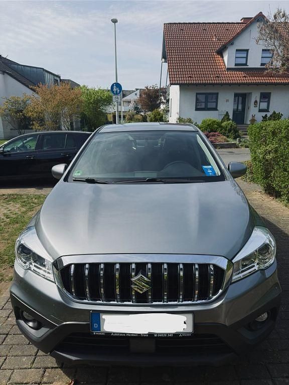 Usado Suzuki SX4 111 HP (81 kW) 2016 Cinzento SUV