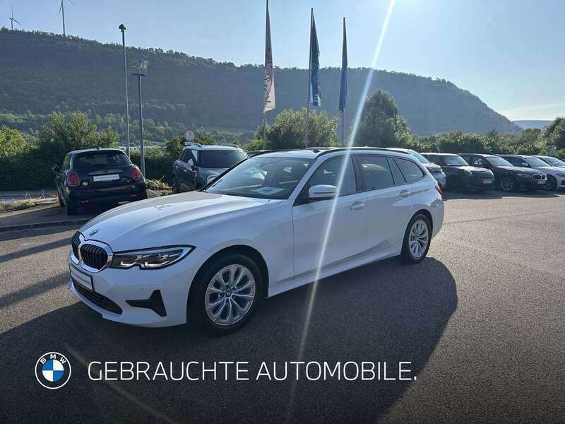 Alpinweiss iii Gebraucht 2022 BMW 318 Advantage Kombi | 24.990 € (Fairer Preis) - Bild 1/4