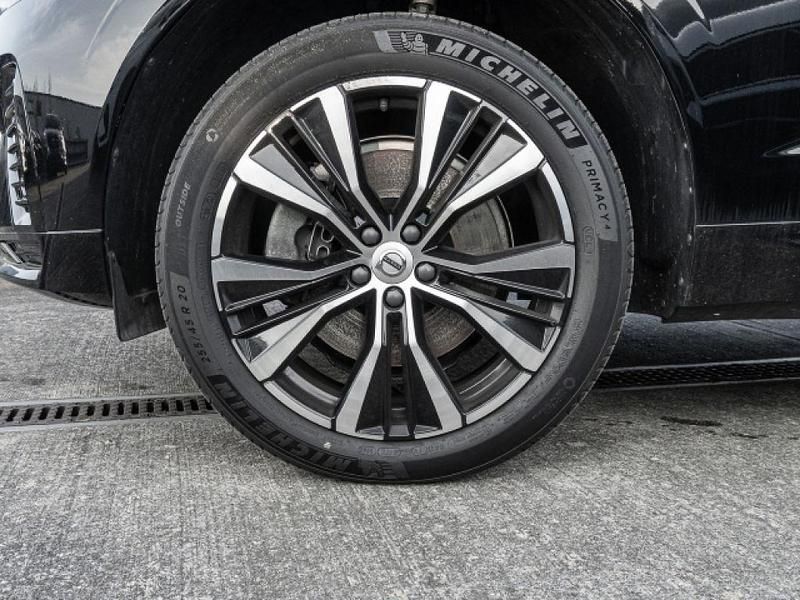 Gebraucht Volvo XC60 Plus 197 PS (144 kW) 2023 Schwarz SUV