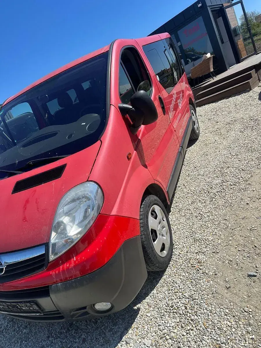 Gebraucht Opel Vivaro Design Edition 90 PS (66 kW) 2011 Rot Van / Kleinbus