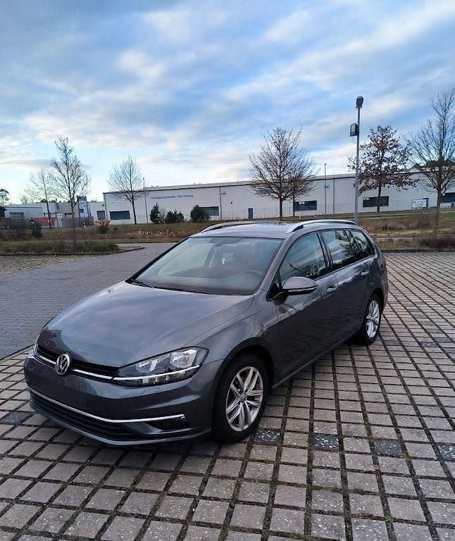 Gebraucht VW Golf VII Comfortline 110 PS (80 kW) 2017 Grau Kombi