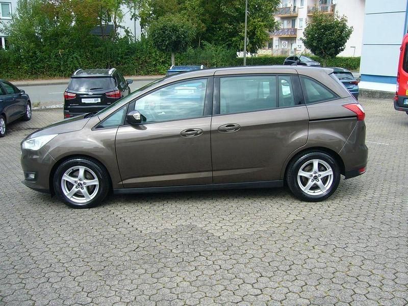 Braun Gebraucht 2016 Ford Grand C-Max Business Edition Van / Kleinbus | 10.300 € (Fairer Preis) - Bild 1/4