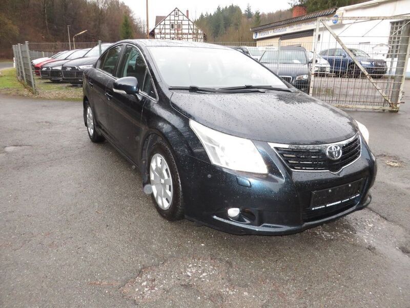 Gebraucht Toyota Avensis Basis 126 PS (92 kW) 2011 Limousine