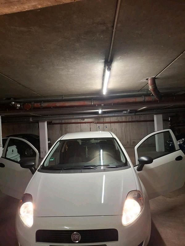 Weiß Gebraucht 2013 Fiat Grande Punto Kleinwagen | 2.990 € (Fairer Preis) - Bild 1/4