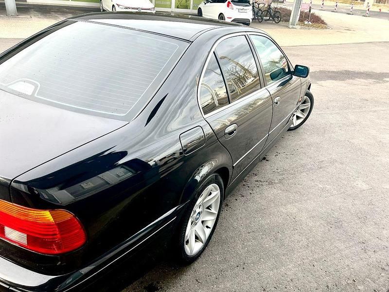 Gebraucht BMW 520 Sport Line 170 PS (125 kW) 2002 Schwarz Limousine