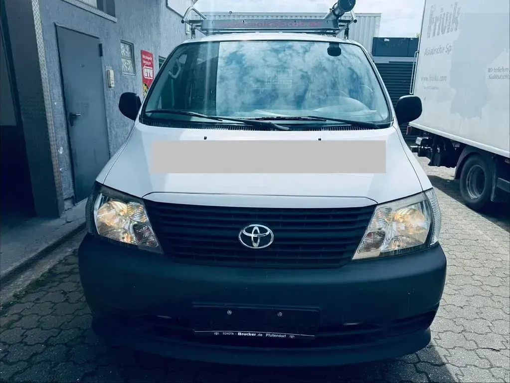 Gebraucht Toyota HiAce 117 PS (86 kW) 2007 Weiß Van