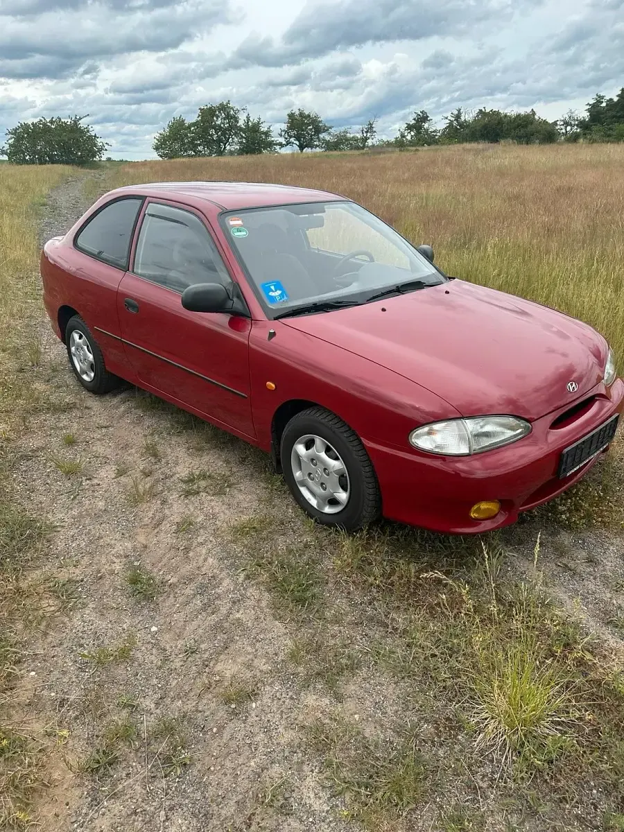 Gebraucht Hyundai Accent 75 PS (55 kW) 1998 Rot Kleinwagen