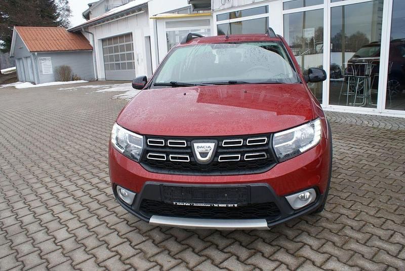 Rot Gebraucht 2020 Dacia Sandero Prestige Limousine | 9.500 € (Fairer Preis) - Bild 1/4