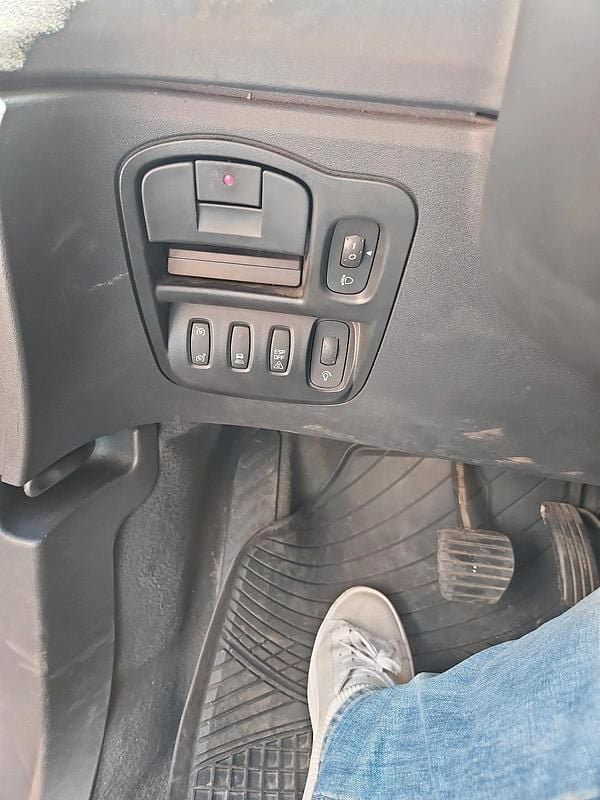 Second-hand Renault Espace 150 CP (110 kW) 2009 Negru Monovolum