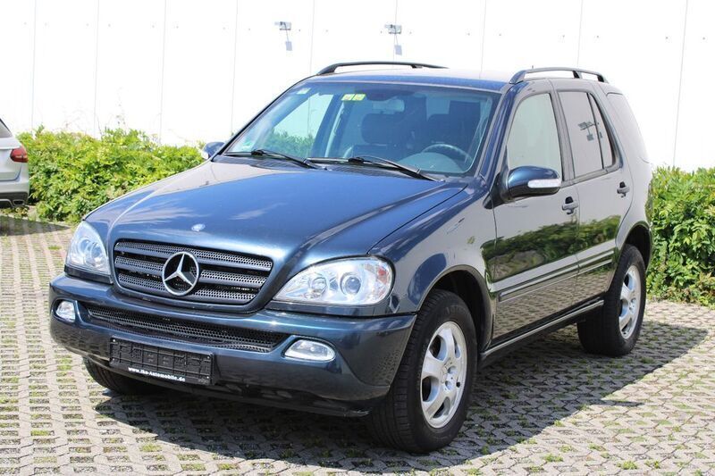 Schwarz Gebraucht 2002 Mercedes ML270 SUV | 6.999 € (Teuer) - Bild 1/4