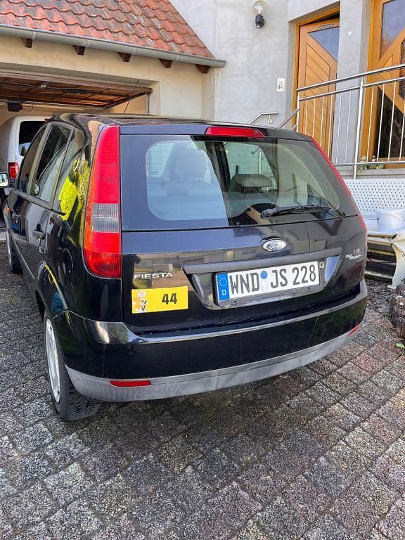 Usata Ford Fiesta 80 CV (58 kW) 2002 Nero Utilitaria