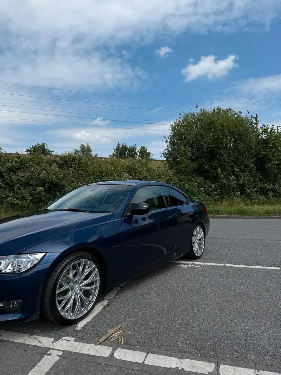 Gebraucht BMW 320 170 PS (125 kW) 2013 Andere farben Coupé