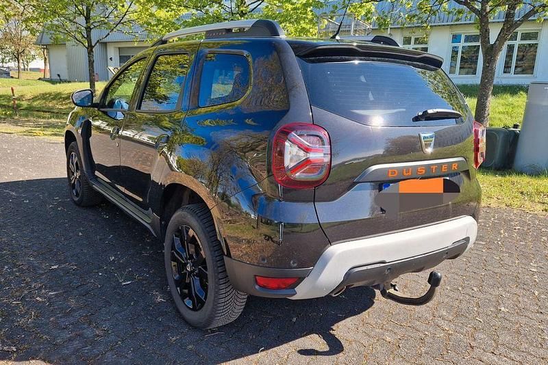 Second-hand Dacia Duster Extreme 131 CP (96 kW) 2022 Negru SUV