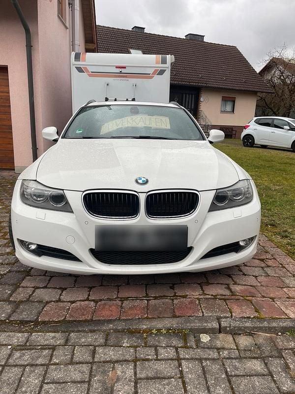 Gebraucht BMW 320 184 PS (135 kW) 2012 Weiß Kombi