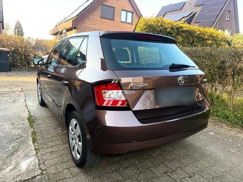 Gebraucht Skoda Fabia 60 PS (44 kW) 2017 Braun Kleinwagen