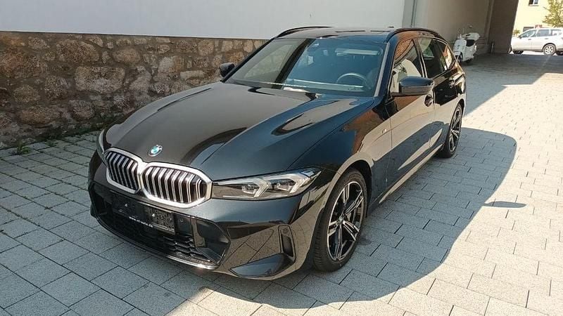Saphirschwarz Gebraucht 2024 BMW 330 M Sport Kombi | 43.990 € (Superpreis) - Bild 1/4