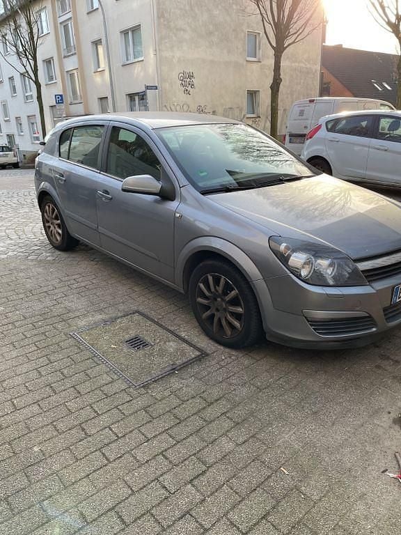 Gebraucht Opel Astra 105 PS (77 kW) 2005 Silber Limousine