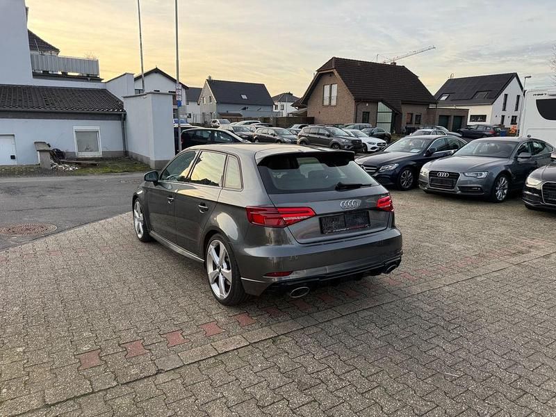 Gebraucht Audi RS3 Sport 400 PS (294 kW) 2019 Grau Limousine