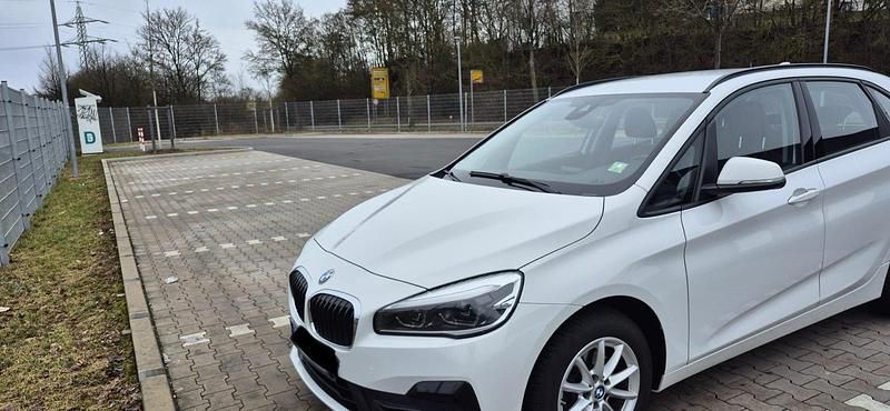 Gebraucht BMW 218 Advantage 140 PS (102 kW) 2019 Weiß Kombi