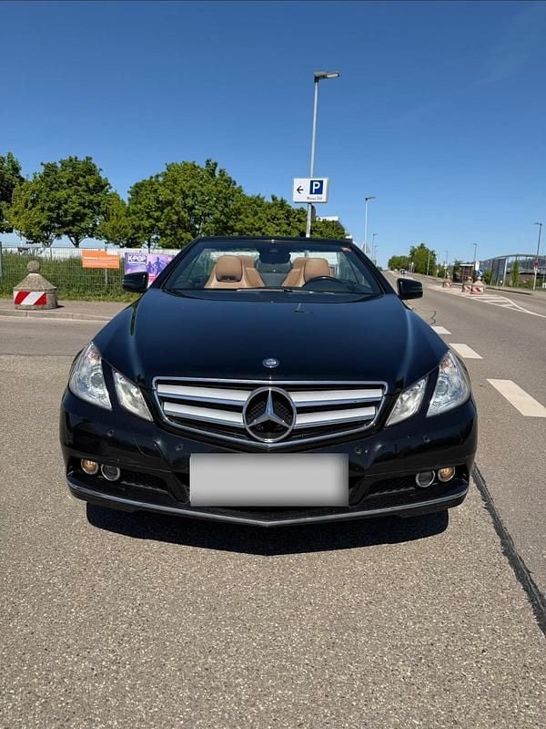 Second-hand Mercedes E220 170 CP (125 kW) 2011 Negru Cabrio