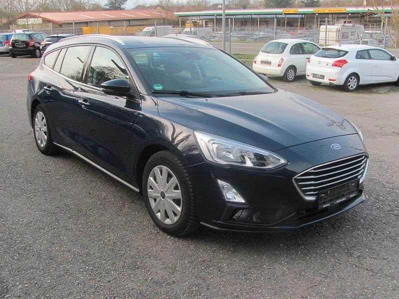 Second-hand Ford Focus 101 CP (74 kW) 2019 Albastru Berlinǎ