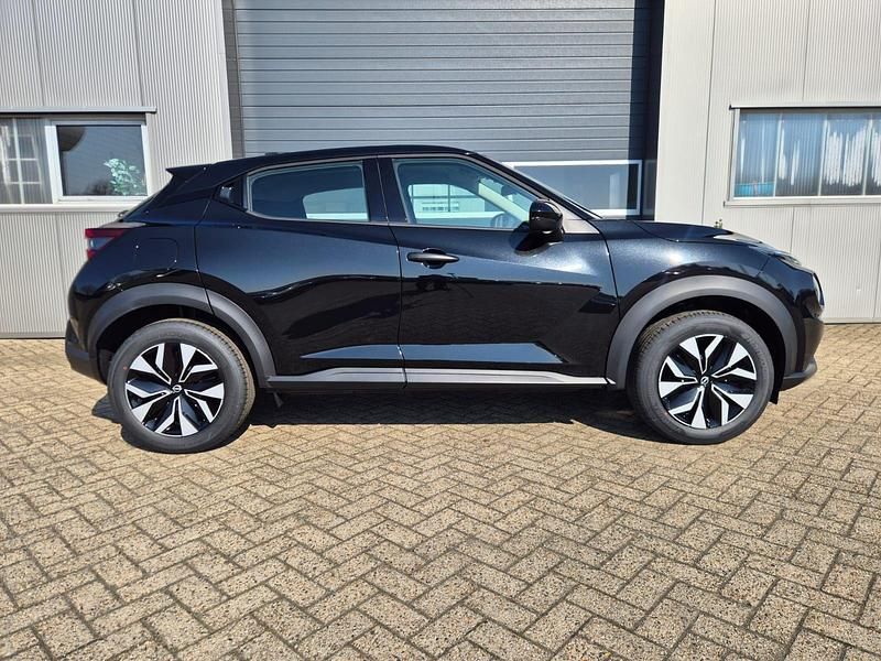 Neu Nissan Juke Acenta 114 PS (83 kW) 2026 Pearl black SUV