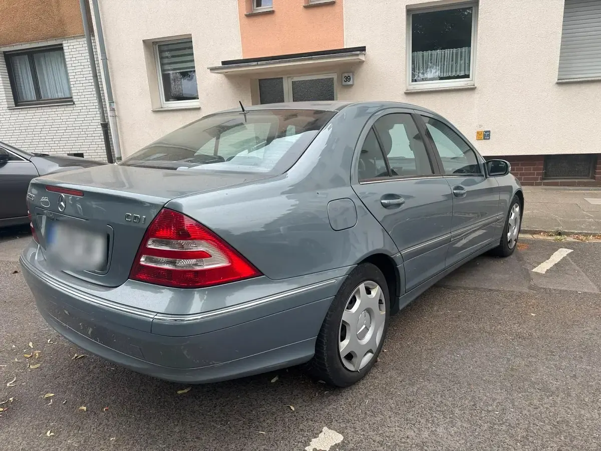 Gebraucht Mercedes C220 150 PS (110 kW) 2006 Blau Limousine