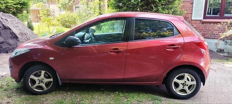 Rot Gebraucht 2013 Mazda 2 Kleinwagen | 3.350 € (Guter Preis) - Bild 1/4