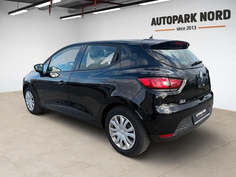 Gebraucht Renault Clio IV Expression 73 PS (53 kW) 2015 Schwarz Kleinwagen