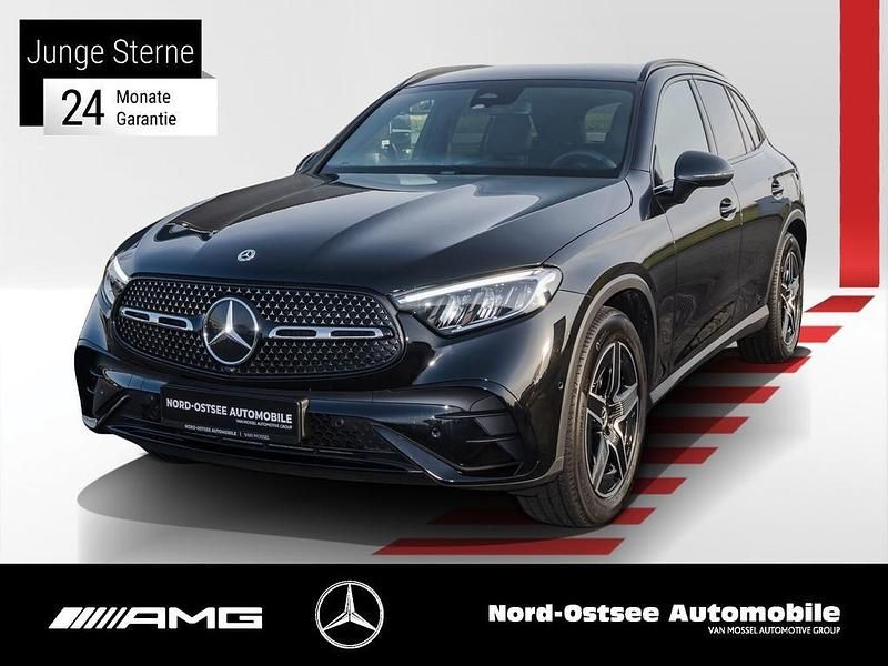 Metalliclack obsidianschwarz Gebraucht 2025 Mercedes GLC300 AMG SUV | 56.290 € - Bild 1/4