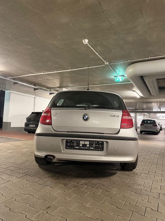 Gebraucht BMW 118 143 PS (105 kW) 2010 Silber Kleinwagen