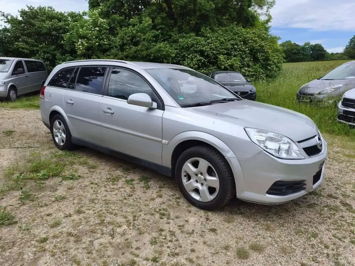 Gebraucht Opel Vectra Edition 155 PS (114 kW) 2006 Starsilber iii m2 Kombi