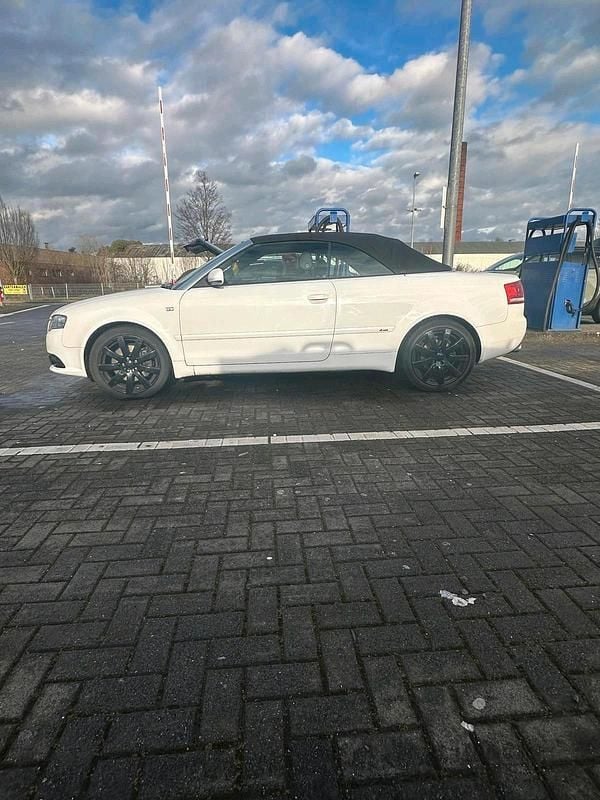 Weiß Gebraucht 2025 Audi A4 Cabrio | 6.500 € - Bild 1/4