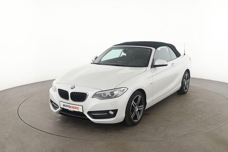 Weiß Gebraucht 2016 BMW 220 Sport Line Cabrio | 19.750 € (Fairer Preis) - Bild 1/3