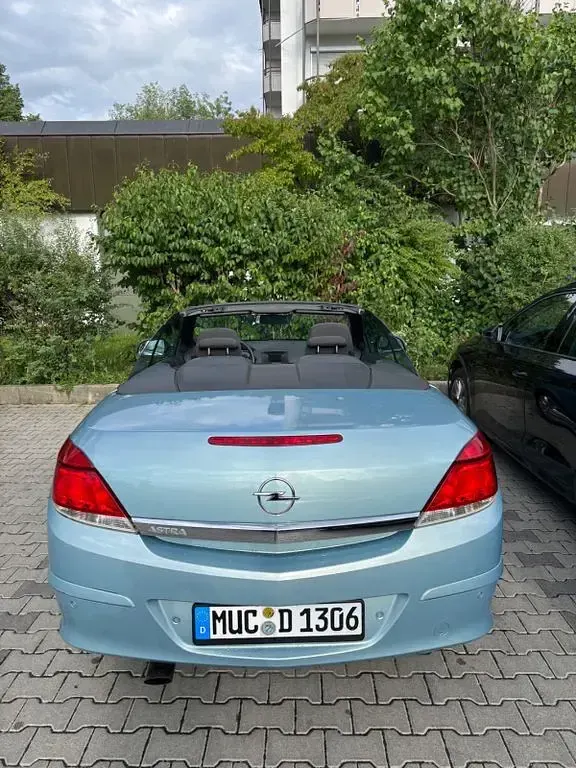 Gebraucht Opel Astra Edition 116 PS (85 kW) 2010 Blau Cabrio