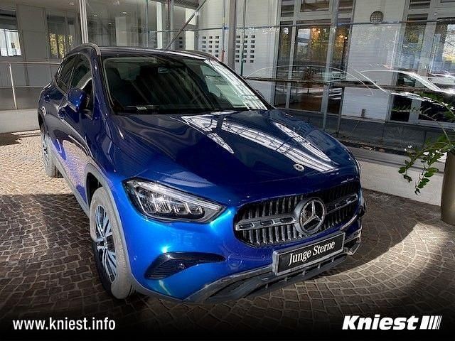 Gebraucht Mercedes GLA200 Advanced 177 PS (130 kW) 2024 Blau SUV