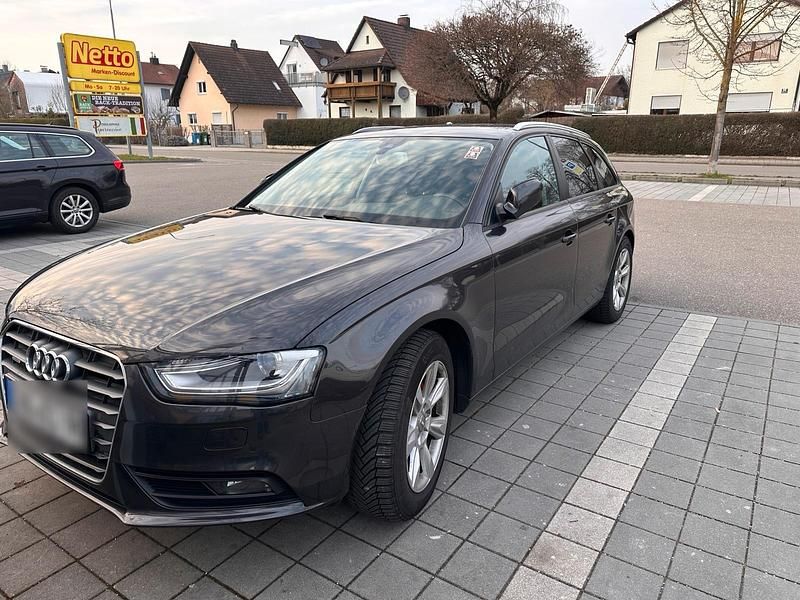 Gebraucht Audi A4 177 PS (130 kW) 2014 Grau Kombi