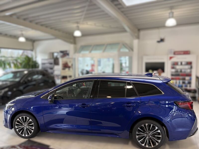 Gebraucht Toyota Corolla Team 196 PS (144 kW) 2025 Blue metallic Kombi