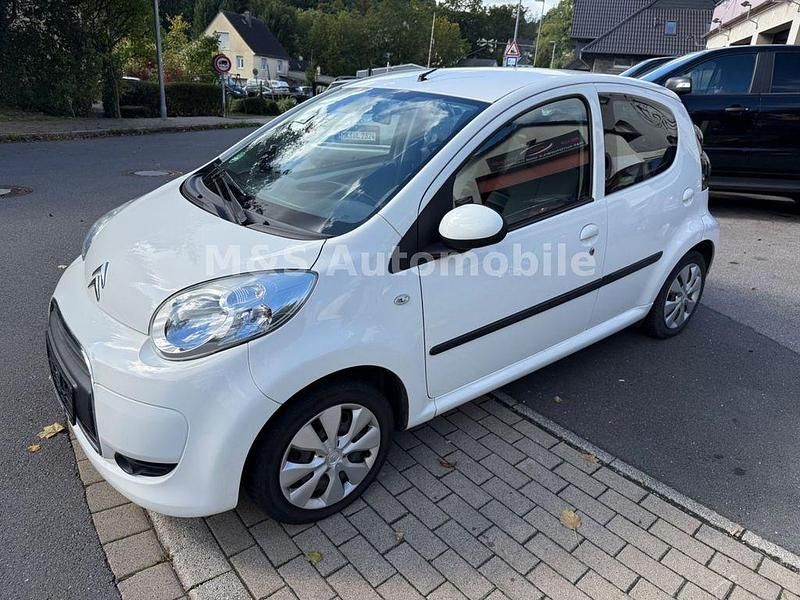 Weiß Gebraucht 2012 Citroën C1 Style Kleinwagen | 3.949 € (Fairer Preis) - Bild 1/4