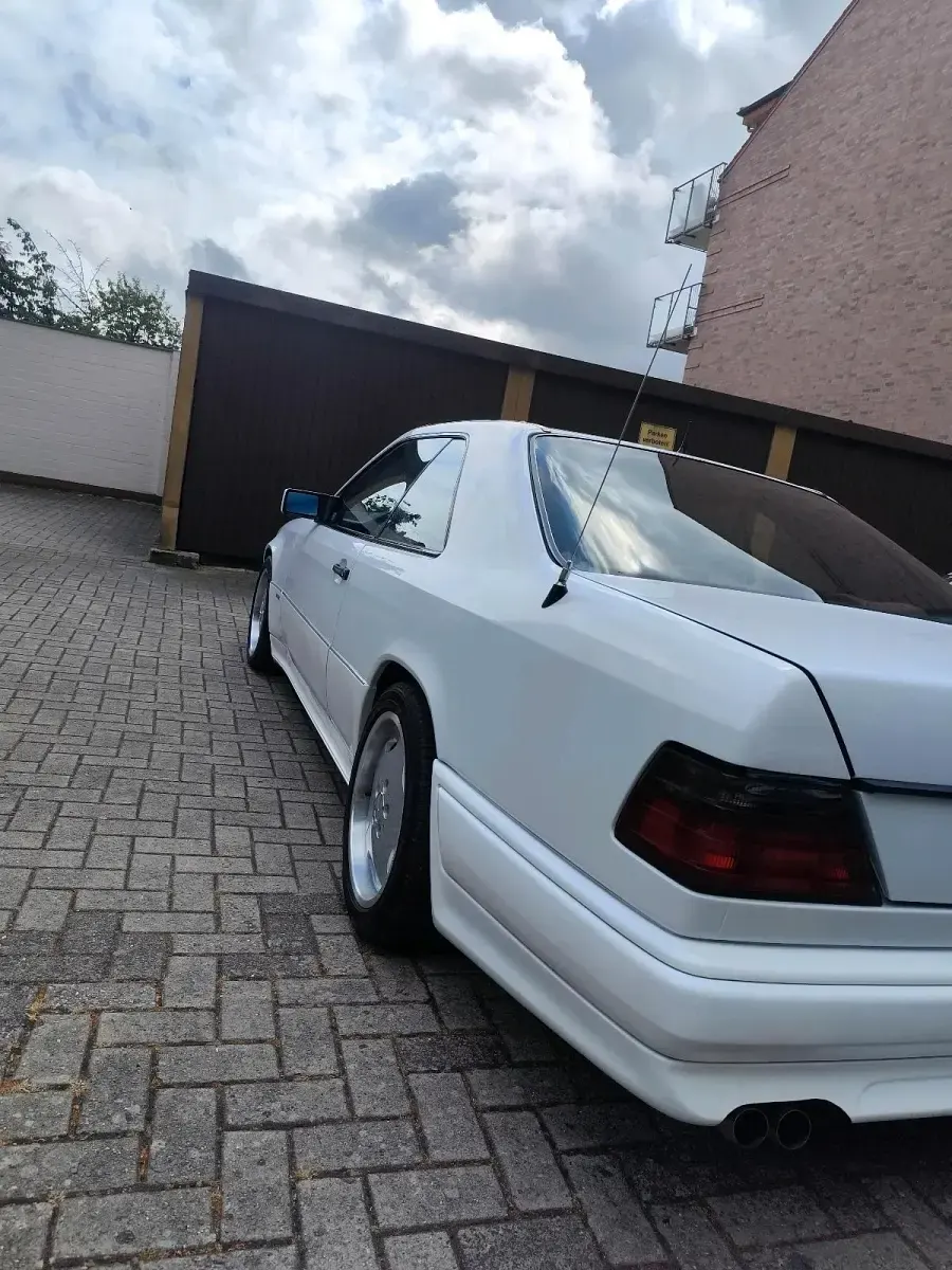 Gebraucht Mercedes E320 220 PS (161 kW) 1992 Weiß Coupé