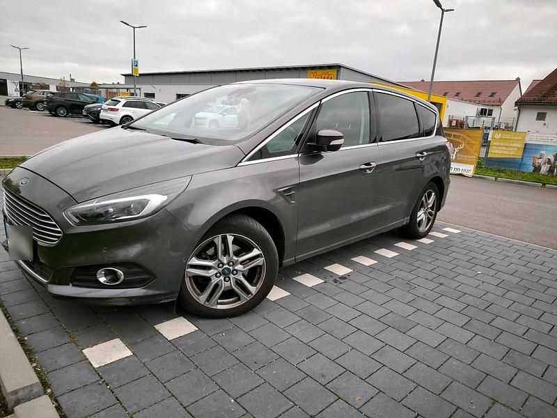 Gebraucht Ford S-MAX S 240 PS (176 kW) 2018 Grau Van / Kleinbus