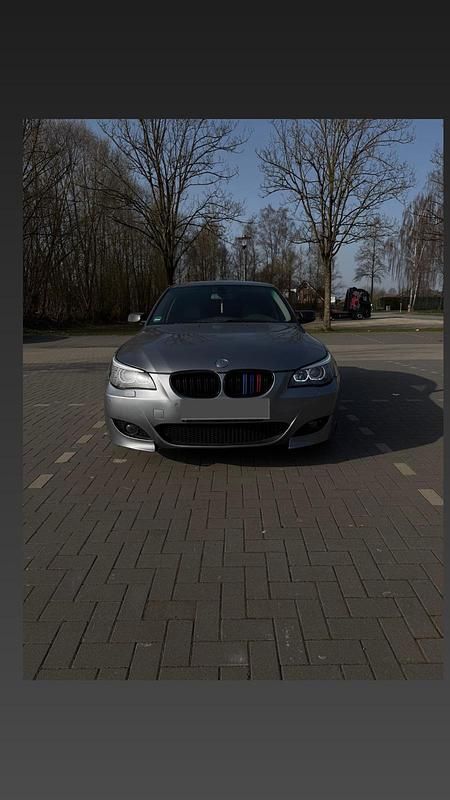 Gebraucht BMW 525 230 PS (169 kW) 2005 Grau Limousine