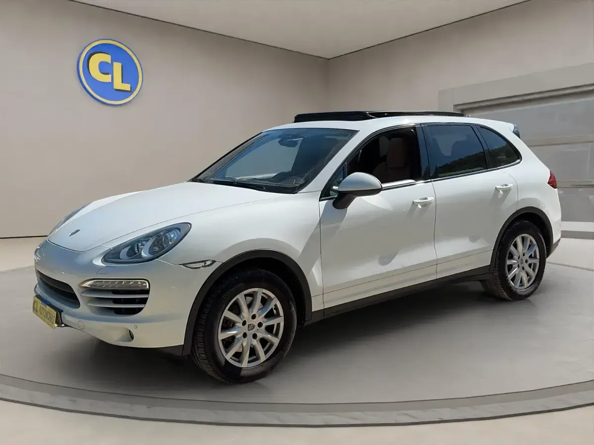 Second-hand Porsche Cayenne 245 CP (180 kW) 2013 Alb SUV